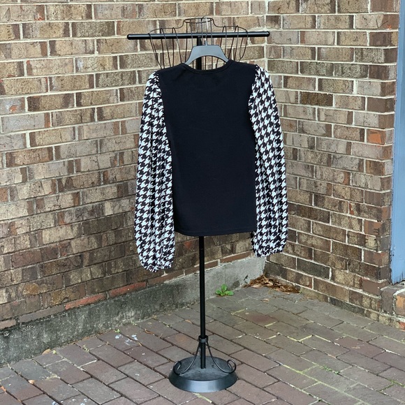 Dramatic Sleeve Top NWT - Picture 4 of 7